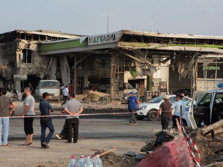 تسبب في مقتل العشرات.. لحظة انفجار وحريق في محطة وقود بداغستان الروسية (فيديو)