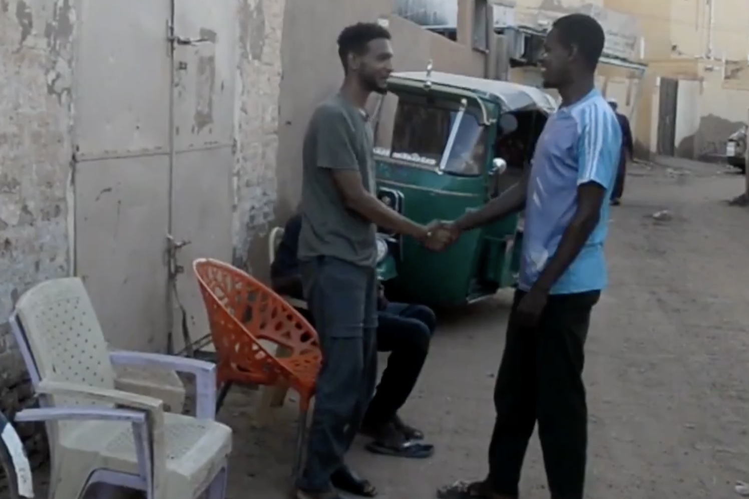 لقي اللاجئون السودانيون العائدون إلى وطنهم ترحابا في جزيرة توتي بالخرطوم