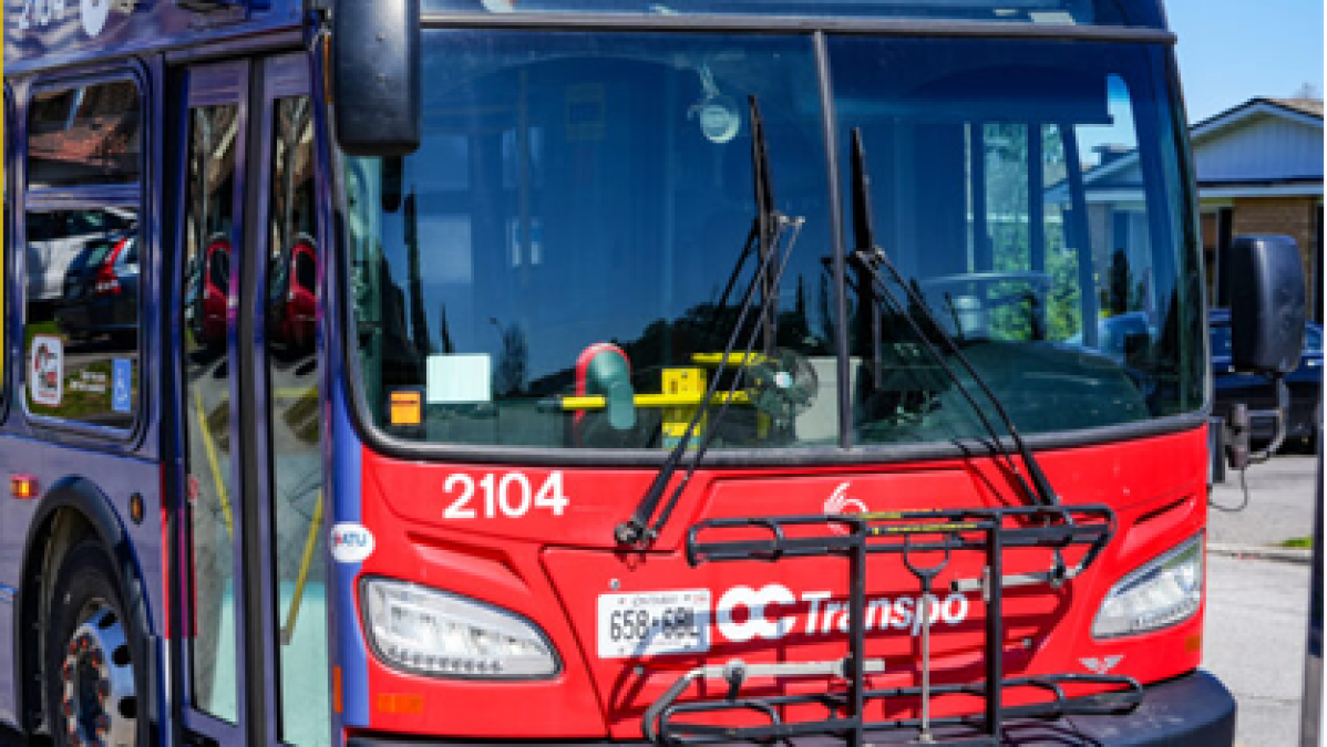 d8b5d981d8b9d987d8a7-d8b1d8acd984-d8a8d982d988d8a9-d8a3d985d8a7d985-d8a7d984d8b1d983d8a7d8689c3d6126eee.jpg صفعها رجل بقوة أمام الركاب.. الاعتداء على امرأة مسلمة في كندا يثير موجة استنكار