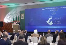 وزير الاتصال يشيد بالصحافة الوطنية في التصدي للذباب الالكتروني المسعور و البروباغندا